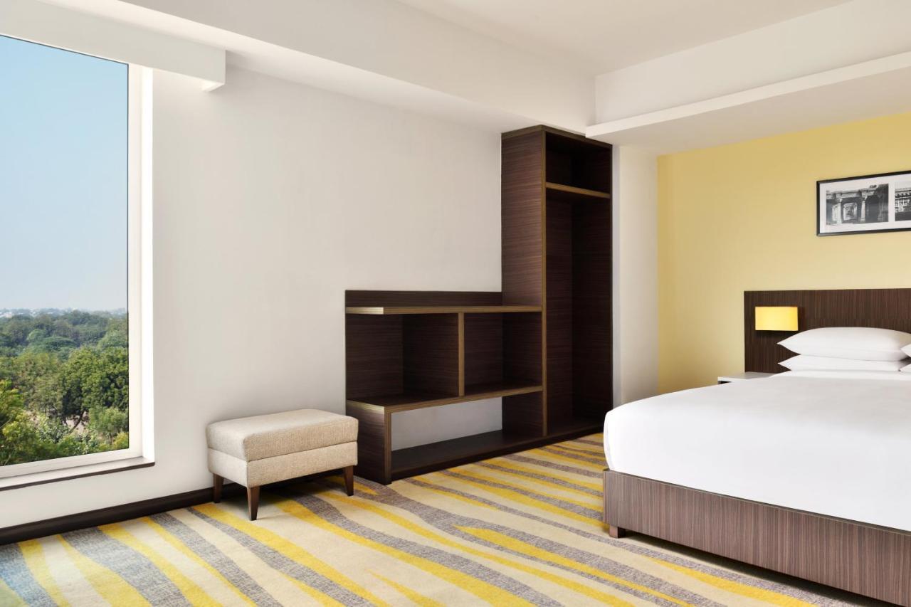 Fairfield By Marriott Ahmedabad Hotel Buitenkant foto