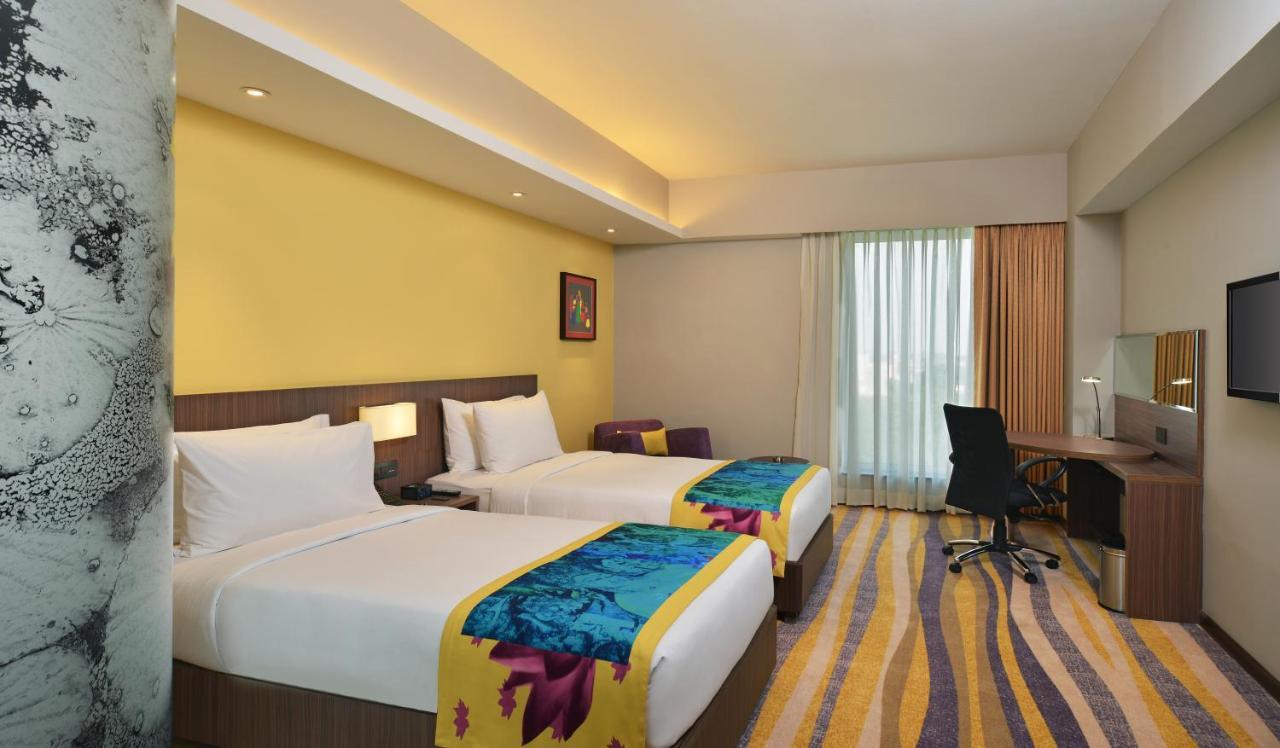 Fairfield By Marriott Ahmedabad Hotel Buitenkant foto