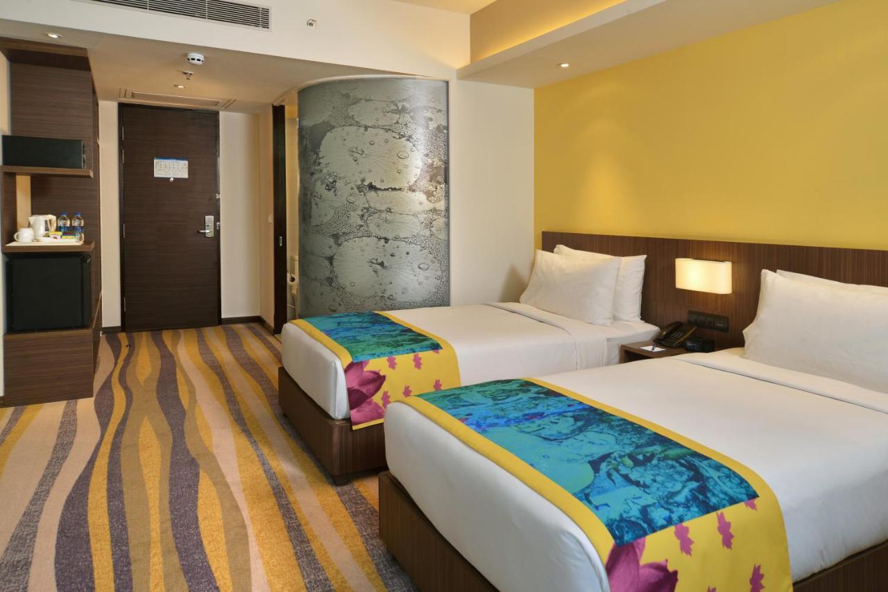 Fairfield By Marriott Ahmedabad Hotel Buitenkant foto